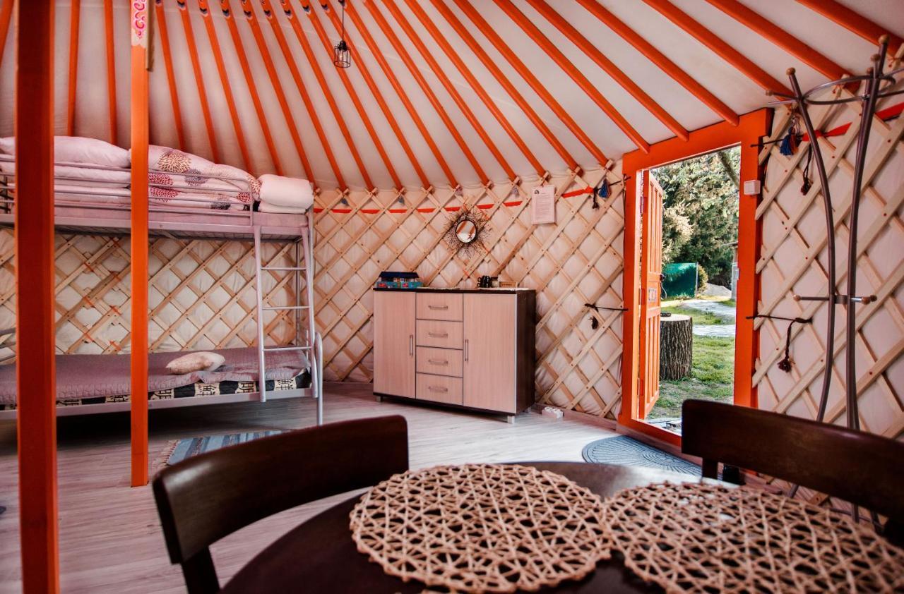 Caloroczne Jurty Mongolskie - 