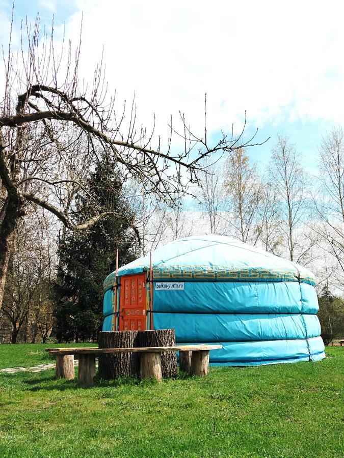 Luxusní stan Caloroczne Jurty Mongolskie - 
